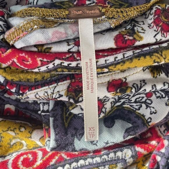 Free People Chase Me Paisley Jersey Knit Mock Neck Top Sz XS - Picture 5 of 7